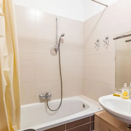 Apartamento Dominik With Garage Parking Close To The Center