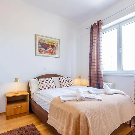 Apartamento Dominik With Garage Parking Close To The Center