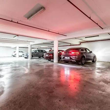 Lejlighed Dominik With Garage Parking Close To The Center *