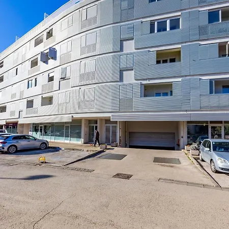 Dominik With Garage Parking Close To The Center Apartment *